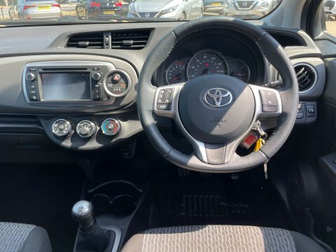 Toyota Yaris Hatchback Red #16