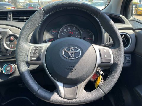 Toyota Yaris Hatchback Red #18