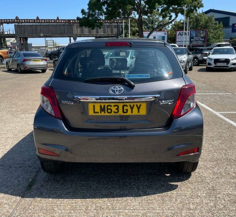 Toyota Yaris Hatchback Red #6