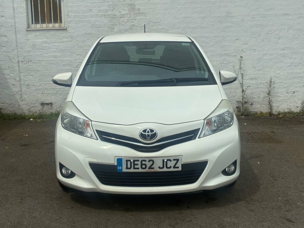 Toyota Yaris 1L Edition White #4