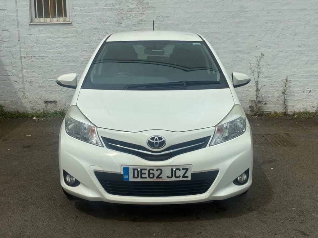 Toyota Yaris 1L Edition White #5
