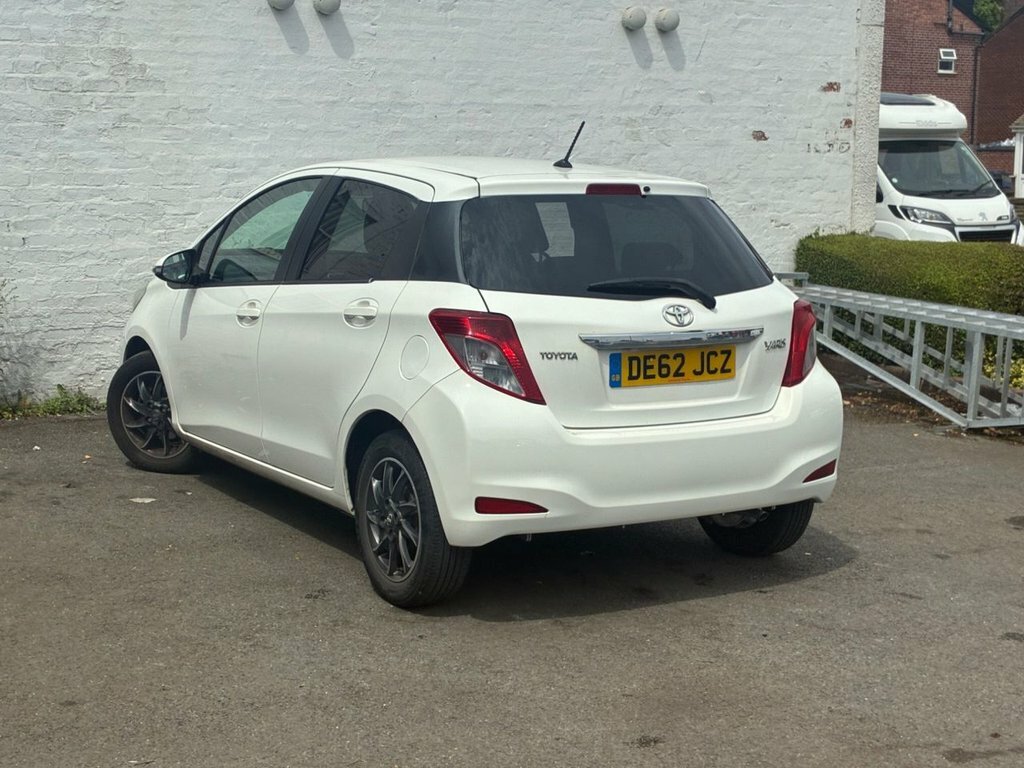 Toyota Yaris 1L Edition White #6