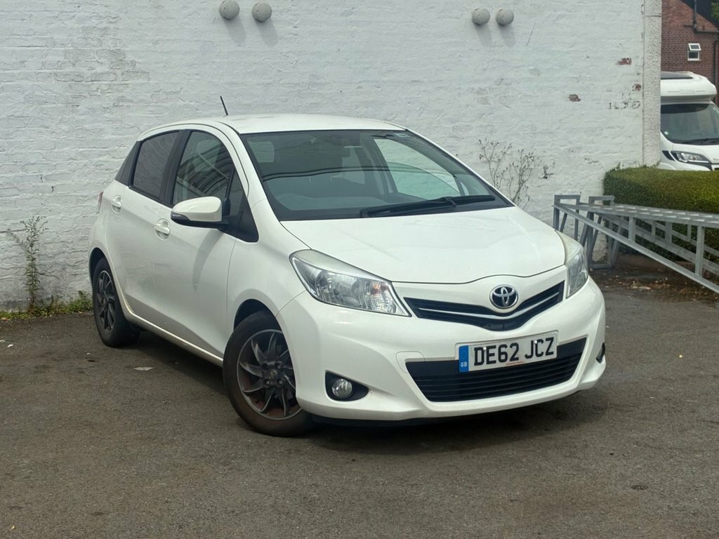 Toyota Yaris 1L Edition White #2