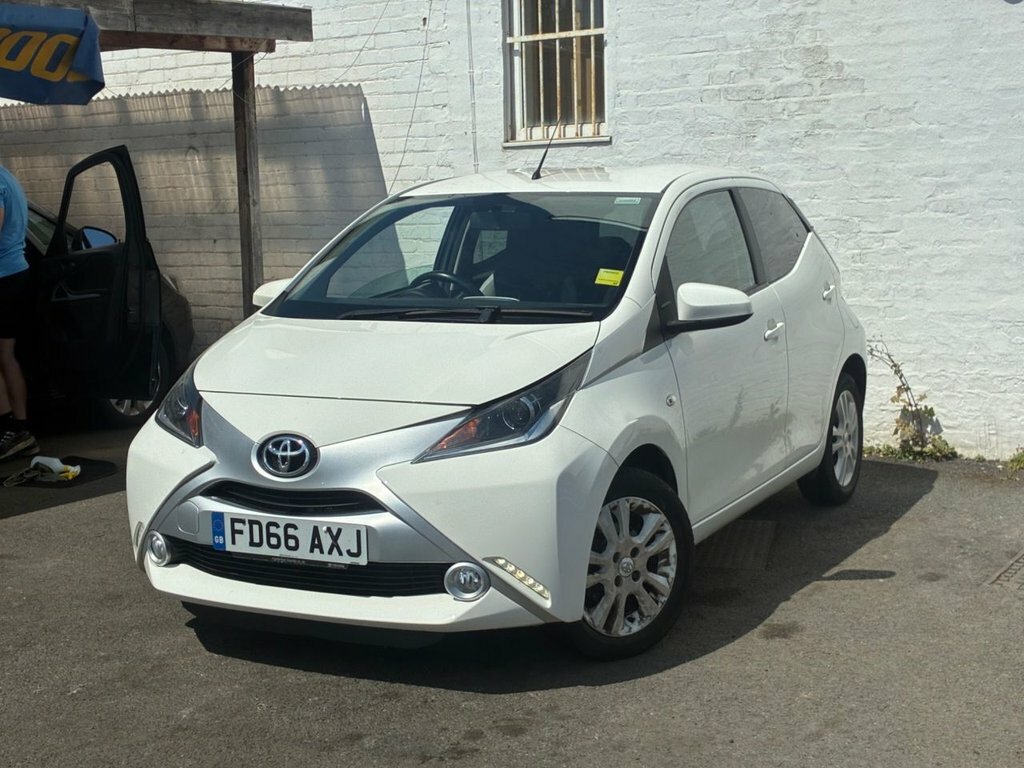 Toyota Aygo 1L X-pure White #3