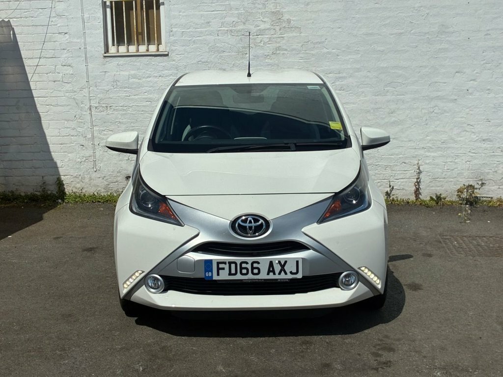 Toyota Aygo 1L X-pure White #5