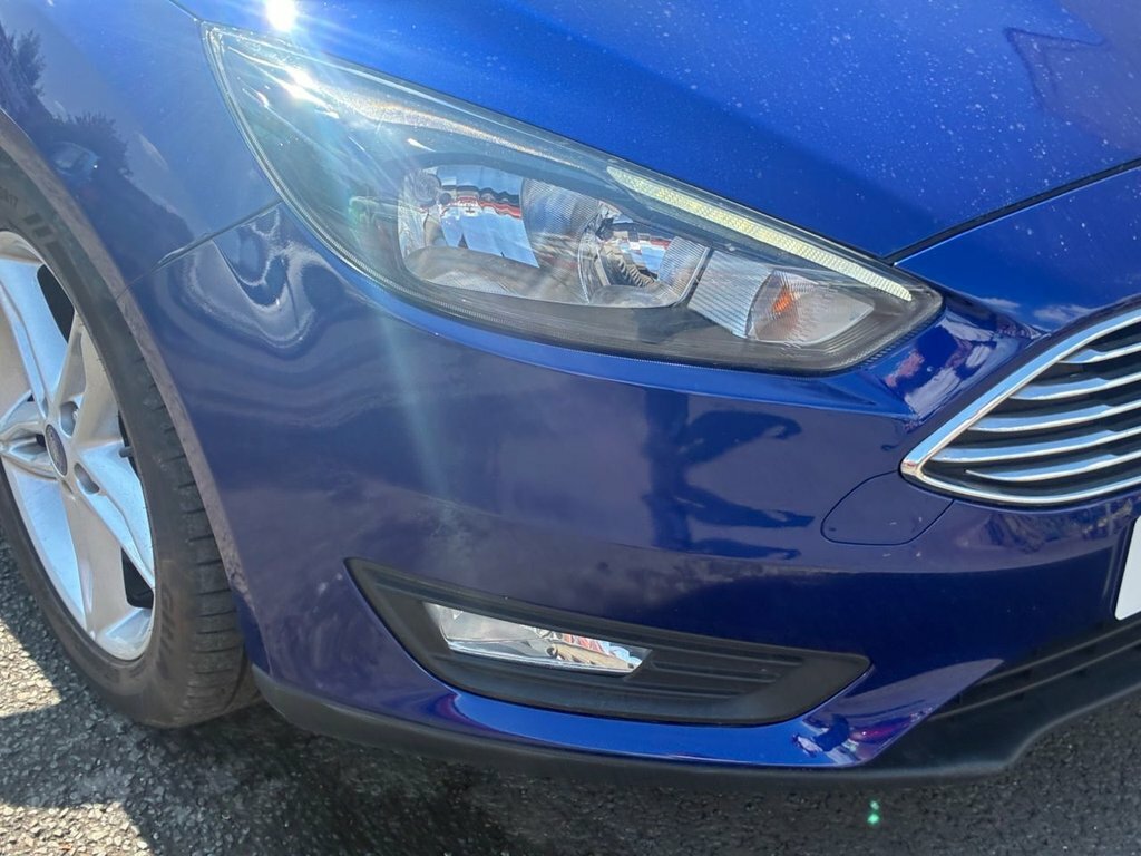 Ford Focus Hatchback 1.0 T Ecoboost Titanium 201766 Black #28