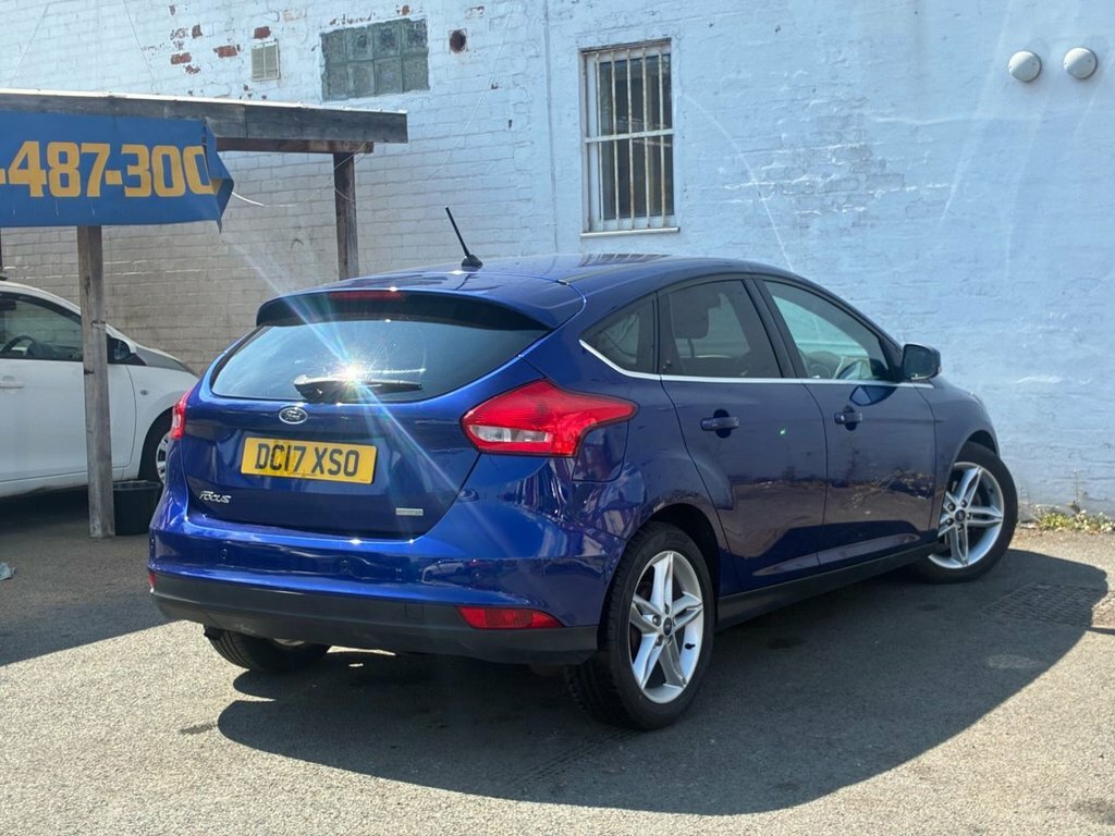 Ford Focus Hatchback 1.0 T Ecoboost Titanium 201766 Black #9