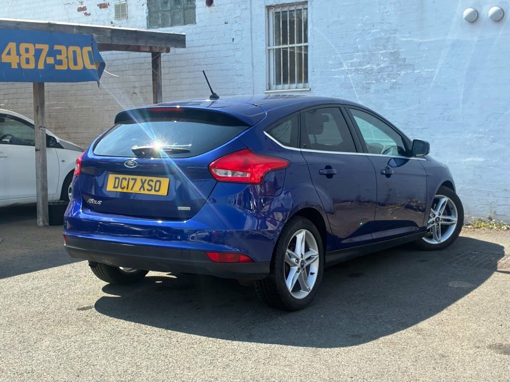 Ford Focus Hatchback 1.0 T Ecoboost Titanium 201766 Black #14