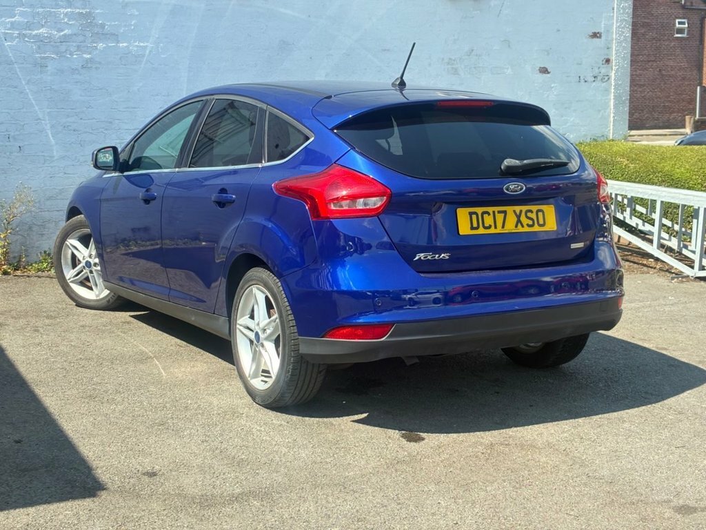Ford Focus Hatchback 1.0 T Ecoboost Titanium 201766 Black #11