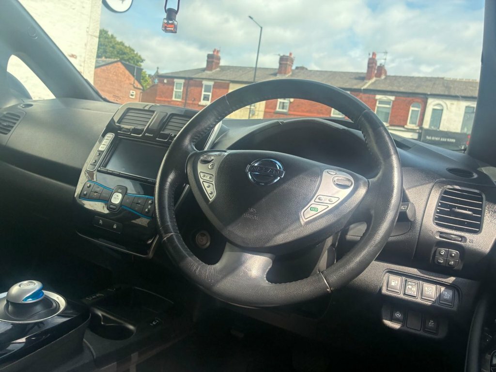 Nissan Leaf 80Kw Acenta 30Kwh Hatchback Red #15
