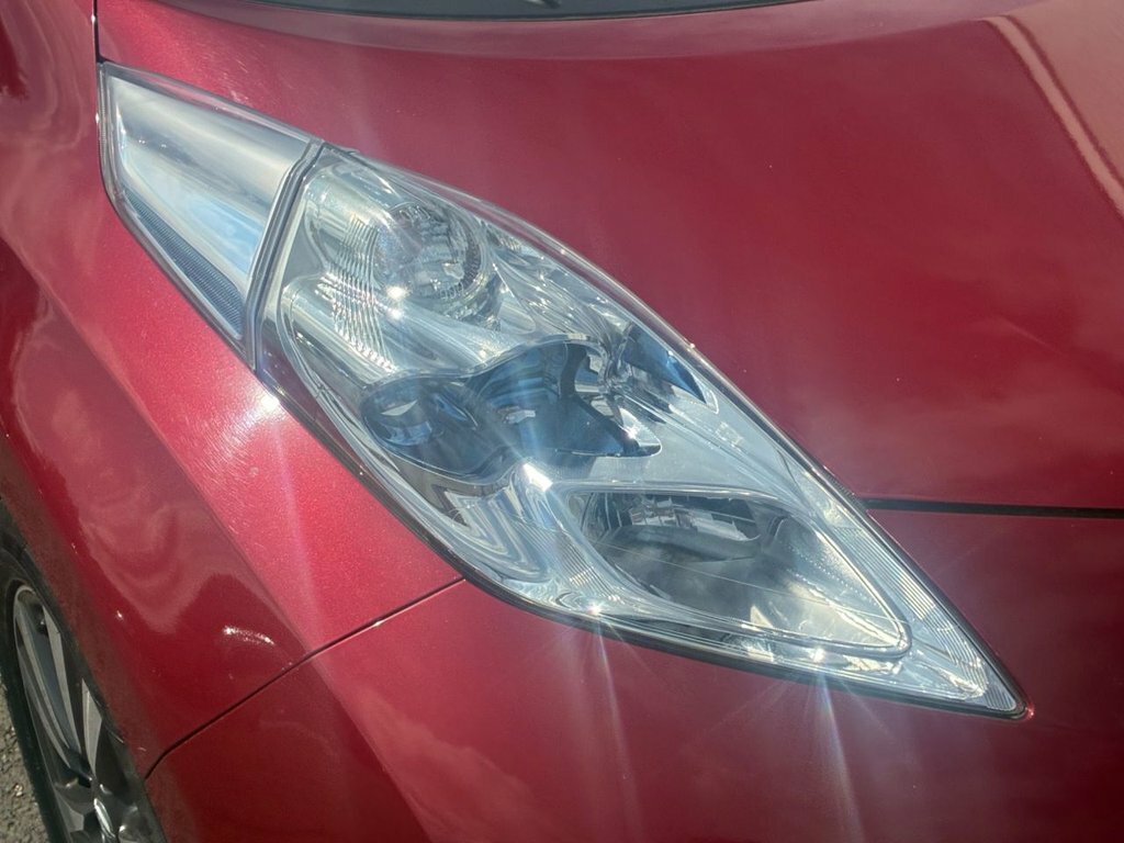 Nissan Leaf 80Kw Acenta 30Kwh Hatchback Red #25