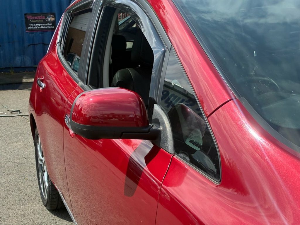 Nissan Leaf 80Kw Acenta 30Kwh Hatchback Red #29