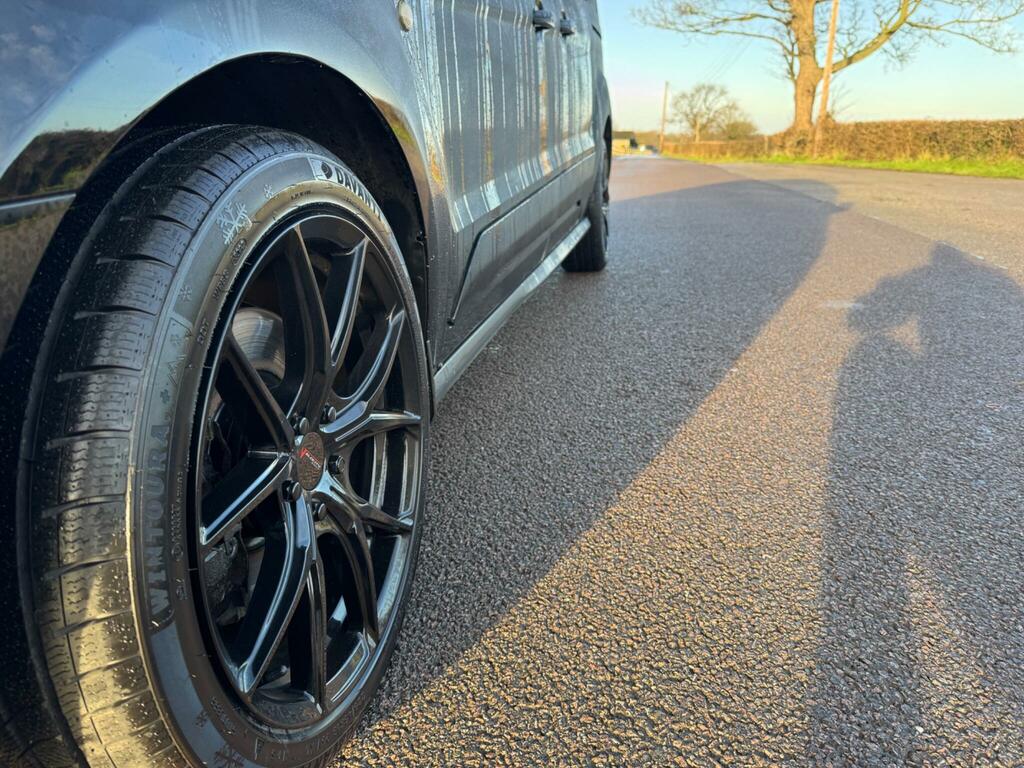 Ford Grand Tourneo Connect 1.5 Tdci Titanium Euro 6 Ss Black #4