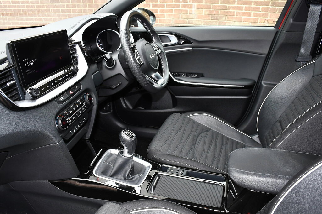 Kia Proceed 1.5 T-gdi Gt-line Shooting Brake Red #4