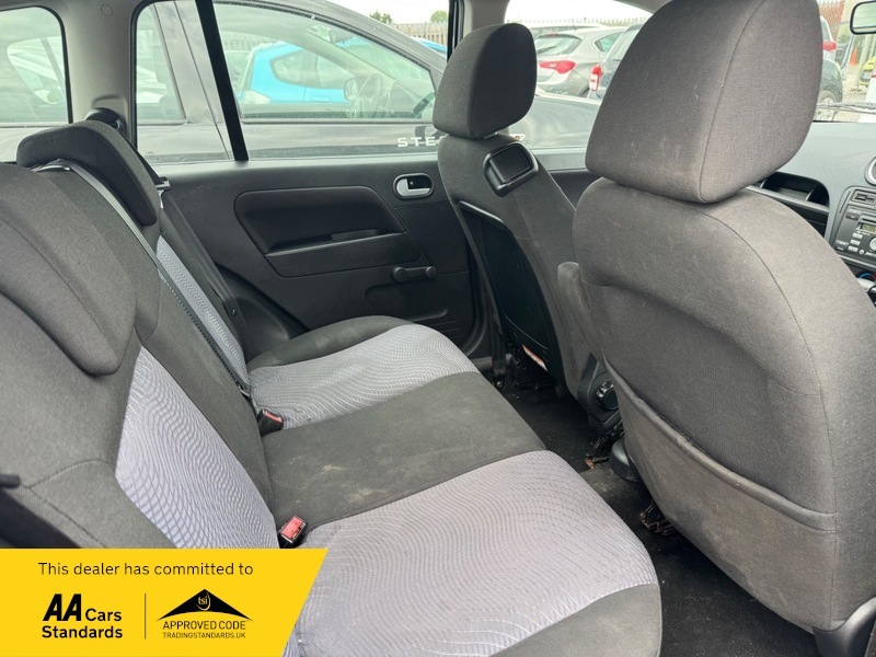 Ford Fusion Zetec Climate Black #5