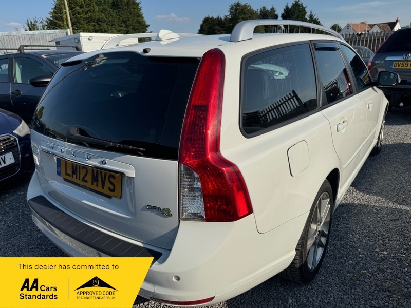 Volvo V50 Drive Se Lux Edition White #3