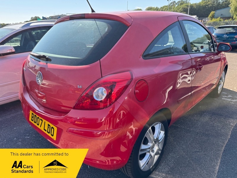 Vauxhall Corsa Design 16V Red #4