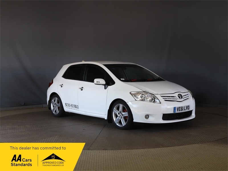 Toyota Auris Valvematic Sr White