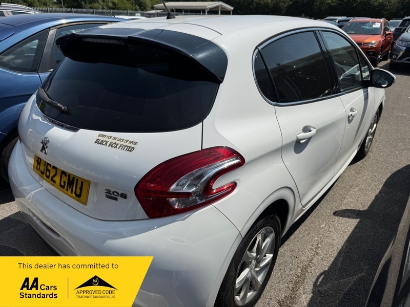 Peugeot e-208 E-hdi Allure White #4