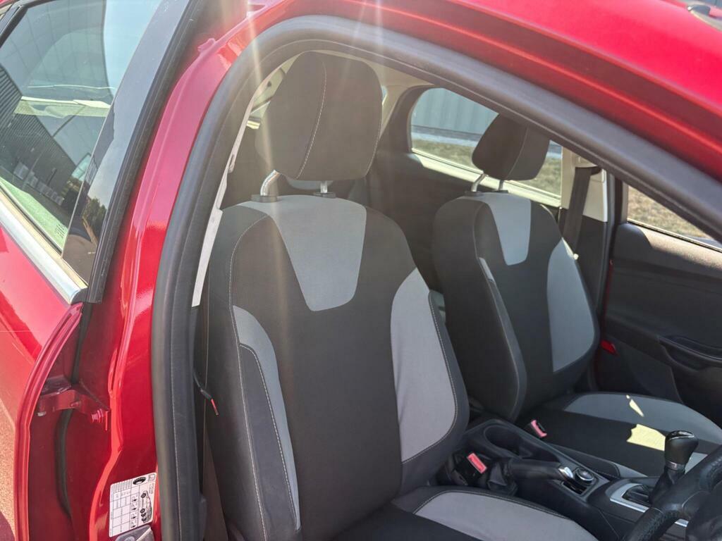 Ford Focus 1.0T Ecoboost Zetec White #13
