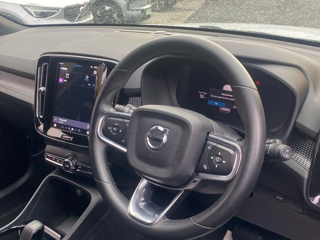 Volvo XC40 2.0 B3p Plus Dark YP25UNZ  #5