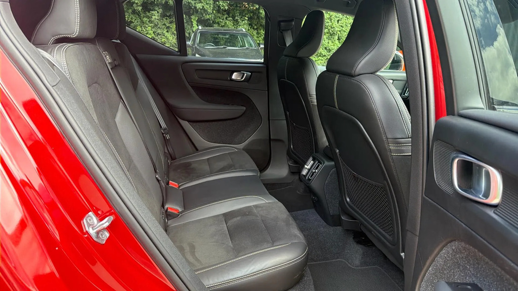 Volvo XC40 R-design T3 163 Hp #6