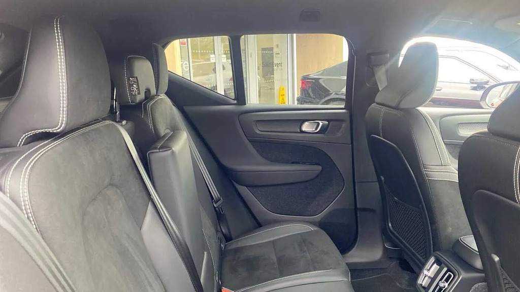 Volvo XC40 R-design T3 163 Hp #6