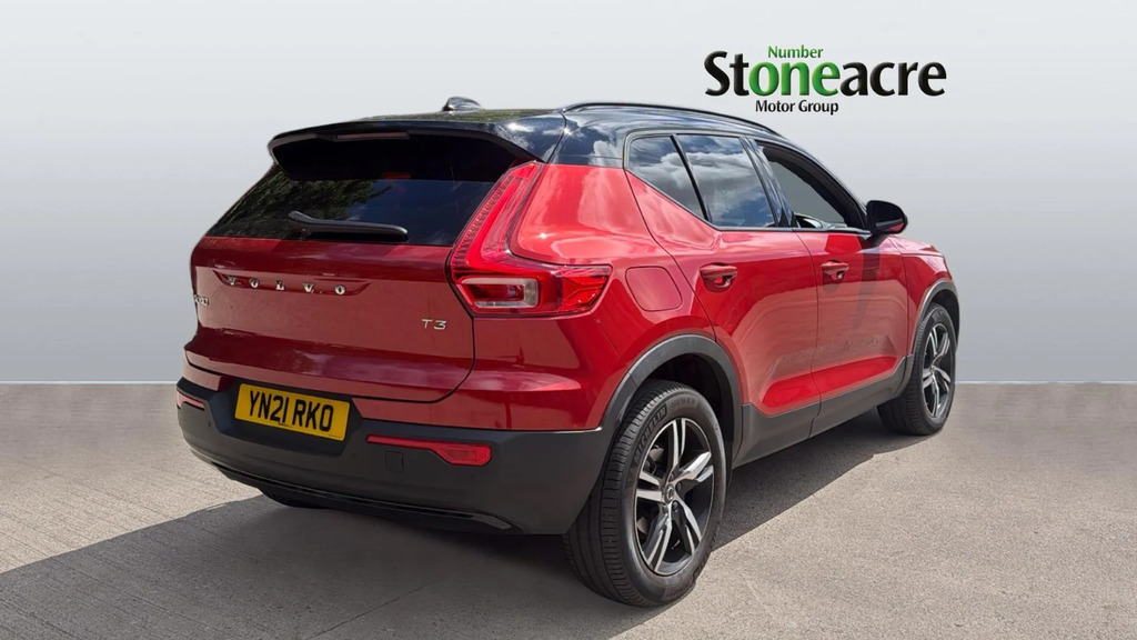 Volvo XC40 R-design T3 163 Hp #2