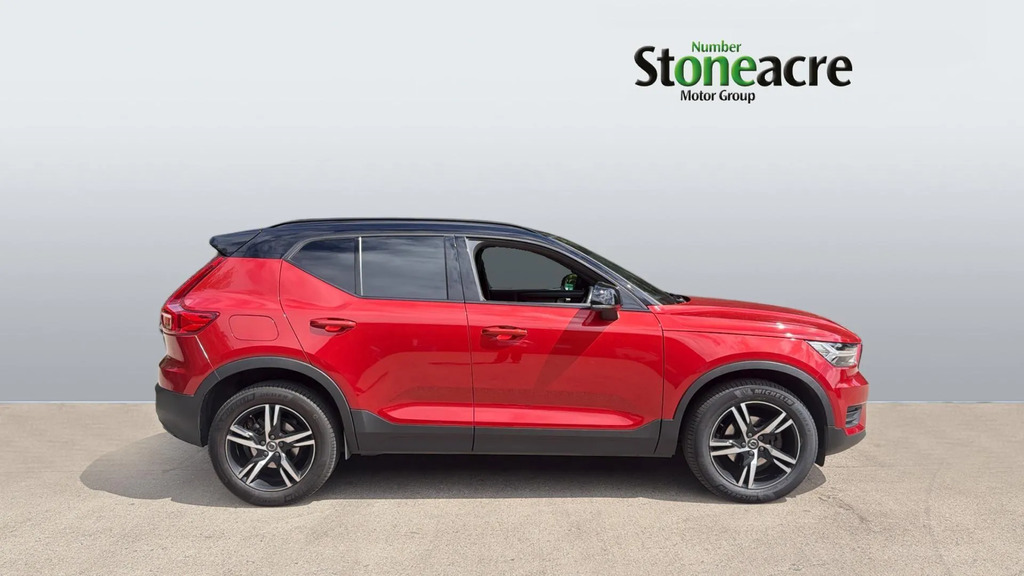 Volvo XC40 R-design T3 163 Hp #3
