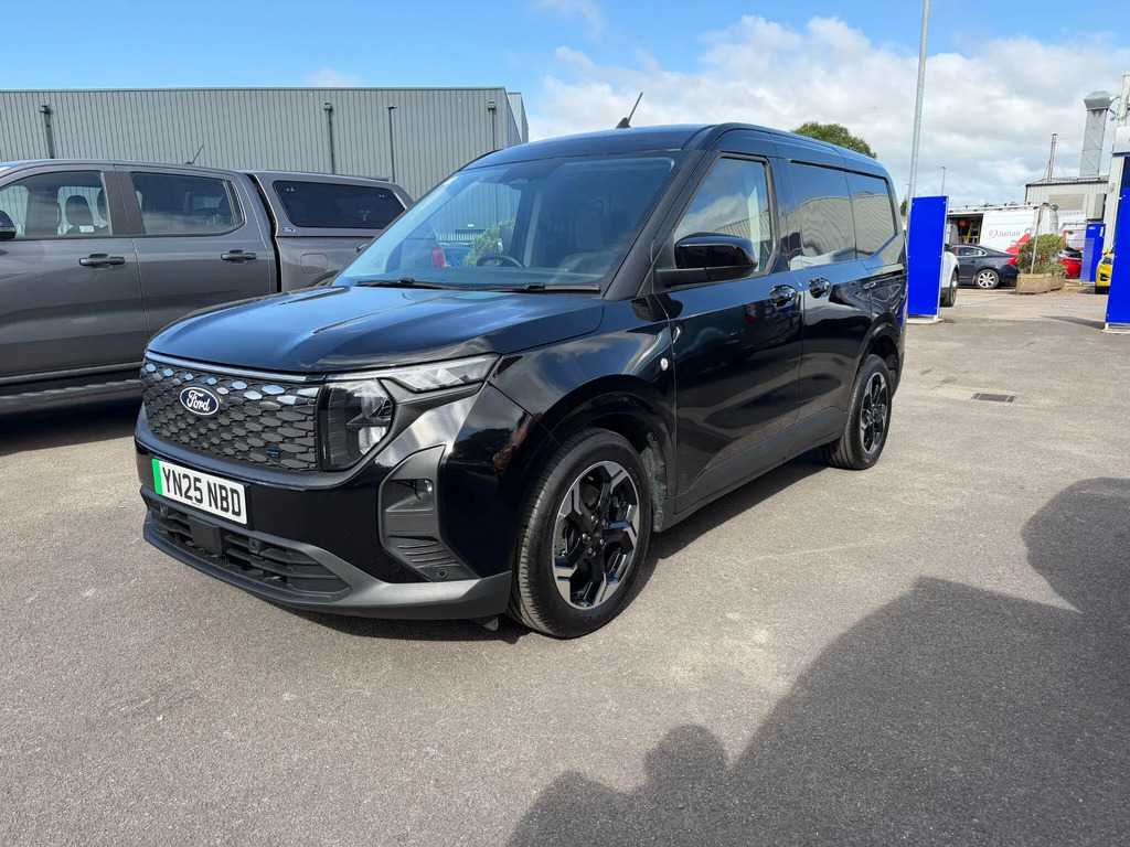 Ford Transit Courier 43Kwh Limited Swb YN25NBD #3