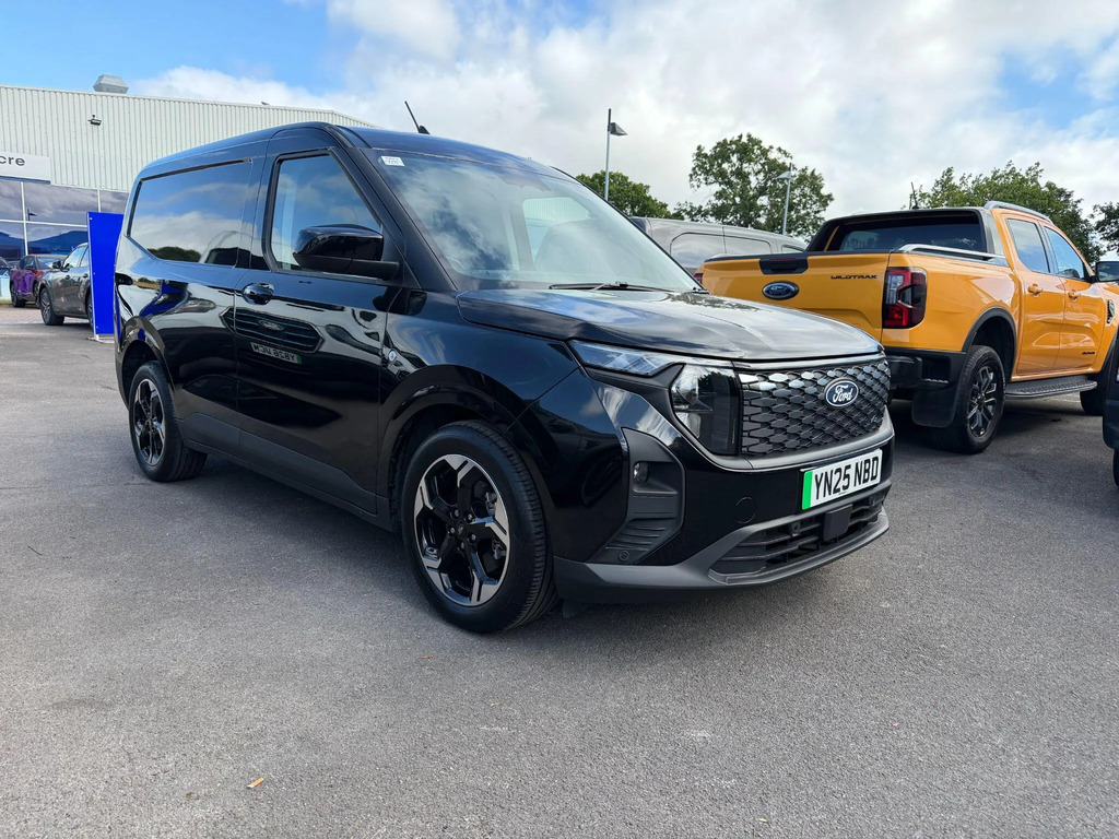 Ford Transit Courier 43Kwh Limited Swb