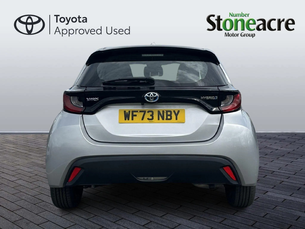 Toyota Yaris 1.5 Hybrid Icon WF73NBY #4