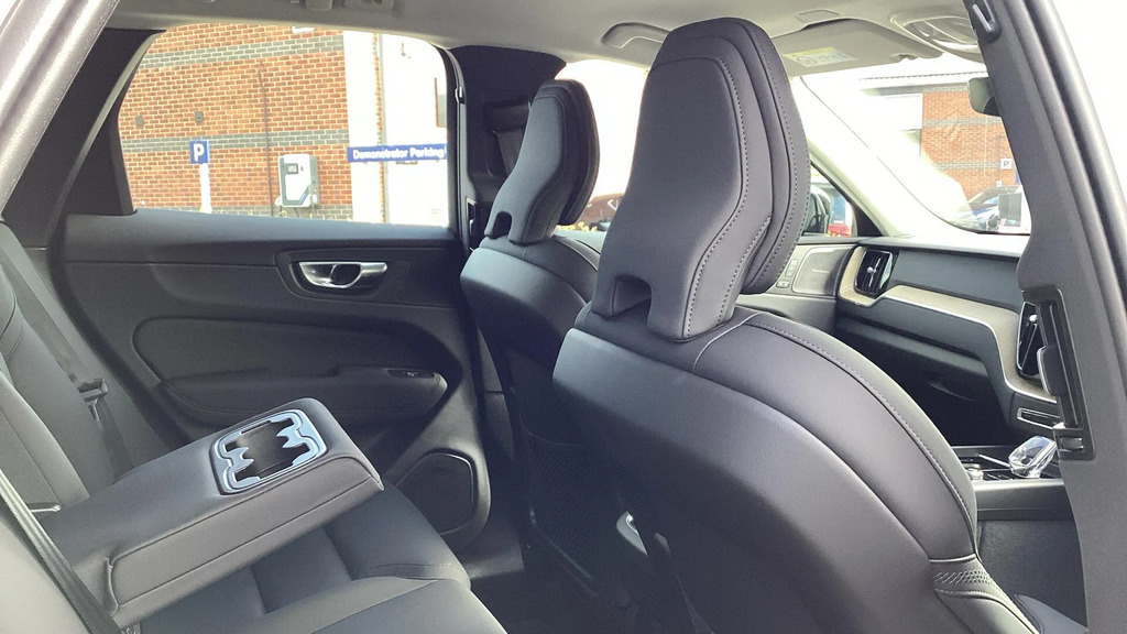 Volvo XC60 2.0 B5 Mhev Plus Awd Euro 6 Ss ND26DKU #6