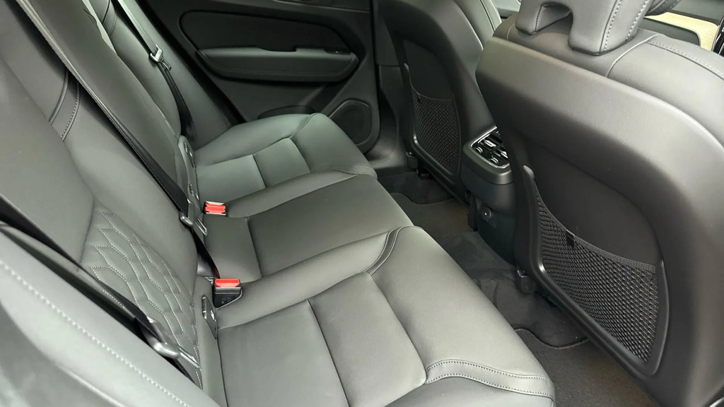 Volvo XC60 2.0 B5 Mhev Plus Awd Euro 6 Ss NV26MGU #6
