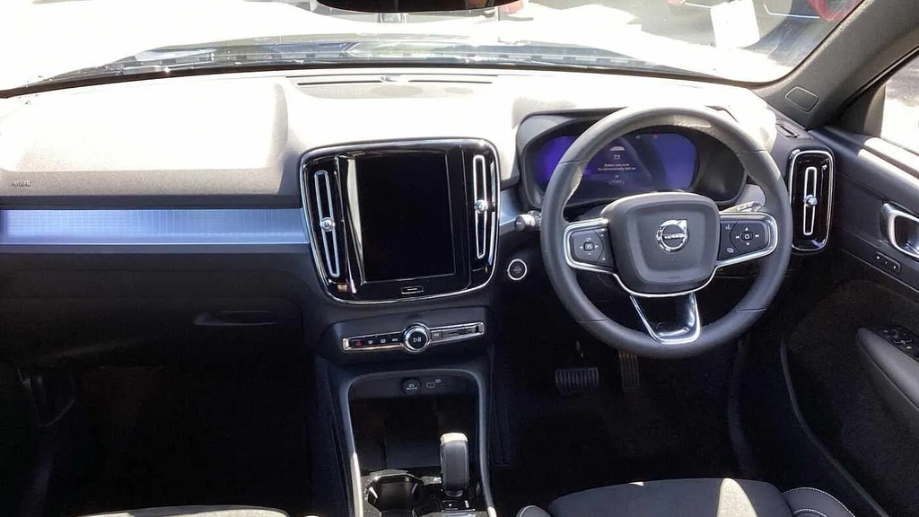 Volvo XC40 2.0 B4p Plus Dark #5