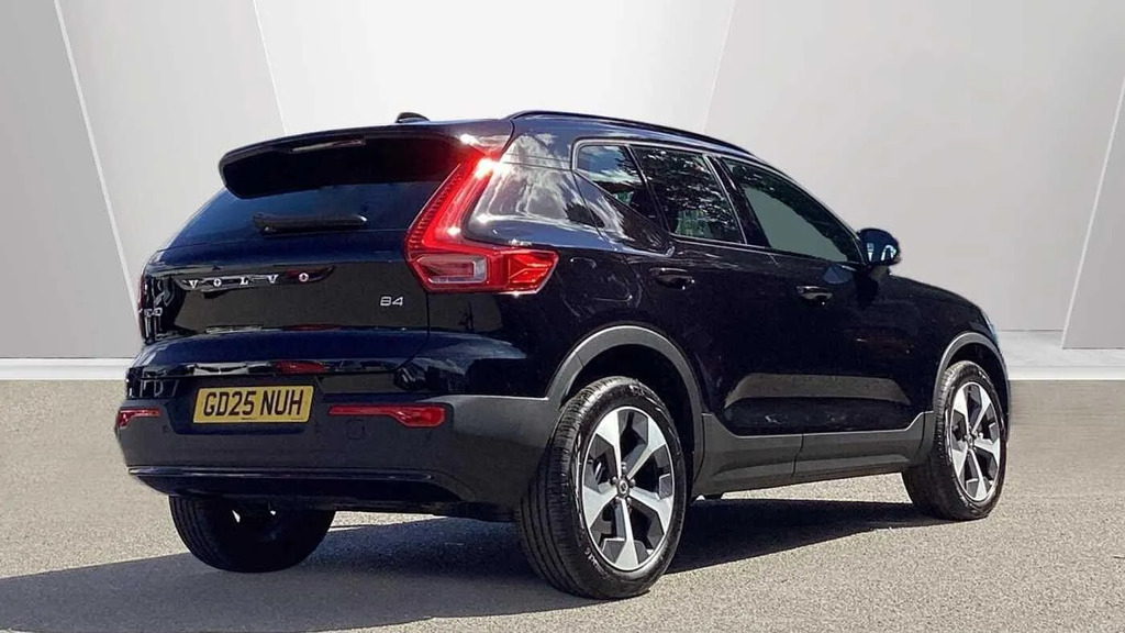 Volvo XC40 2.0 B4p Plus Dark #2