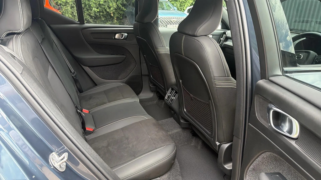 Volvo XC40 2.0 B4p Plus Dark RF25EUX #6