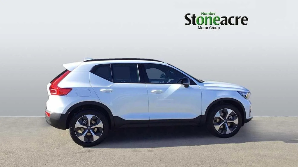 Volvo XC40 2.0 B3p Plus Dark NU26JYZ #2