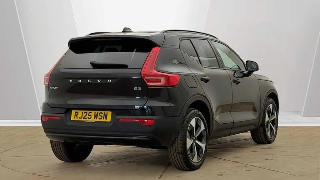 Volvo XC40 2.0 B3p Plus Dark RJ25WSN #2