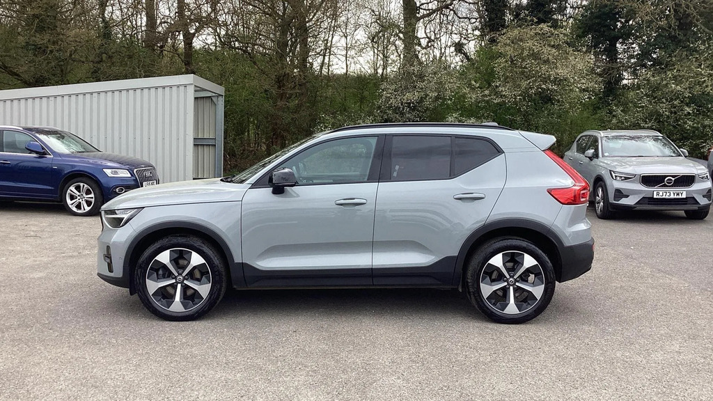 Volvo XC40 2.0 B3p Plus Dark #3