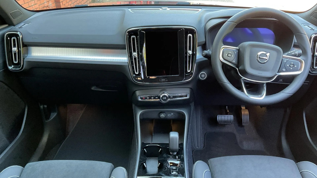 Volvo XC40 2.0 B3p Plus Dark NG26TLJ #5