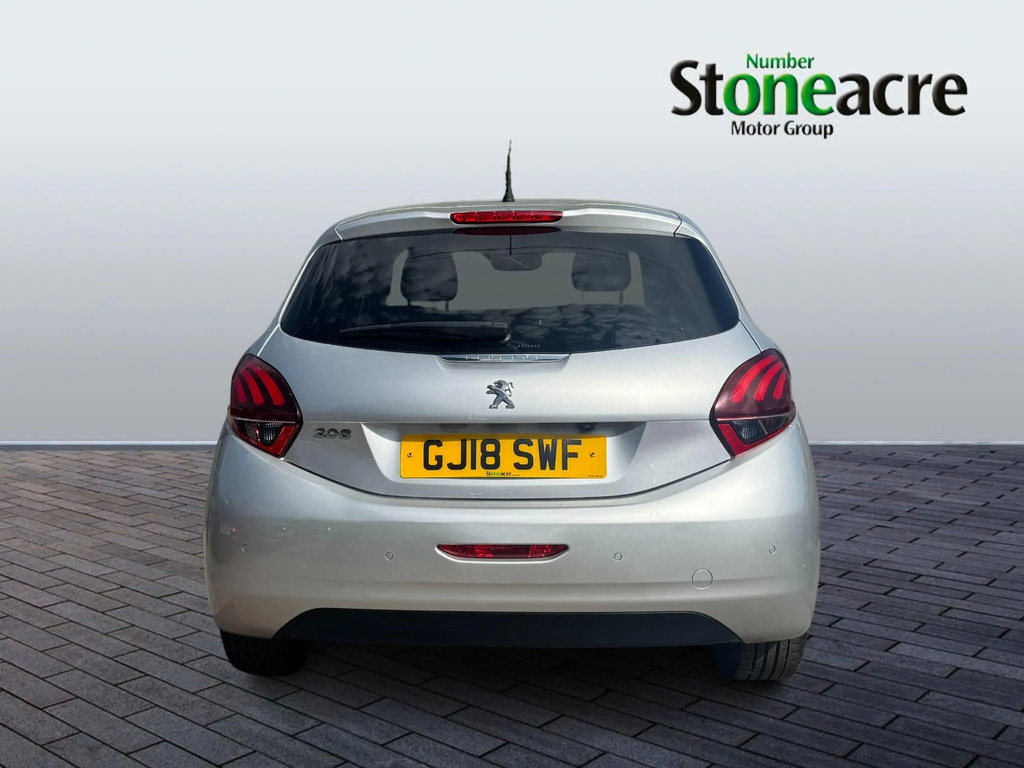 Peugeot 208 1.2 Puretech Allure Premium Hatchback M #4