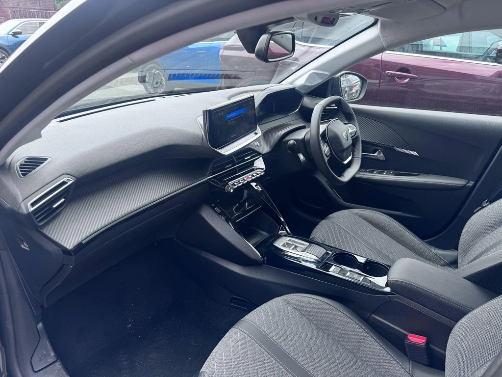 Peugeot e-208 50Kwh Allure 7.4Kw Charger #6