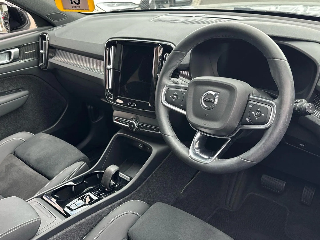Volvo XC40 Ultimate Dark B3 163 Hp #3