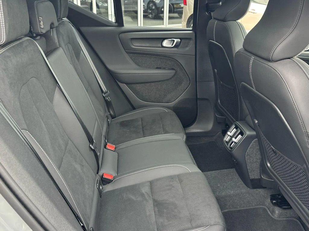 Volvo XC40 Ultimate Dark B3 163 Hp #5