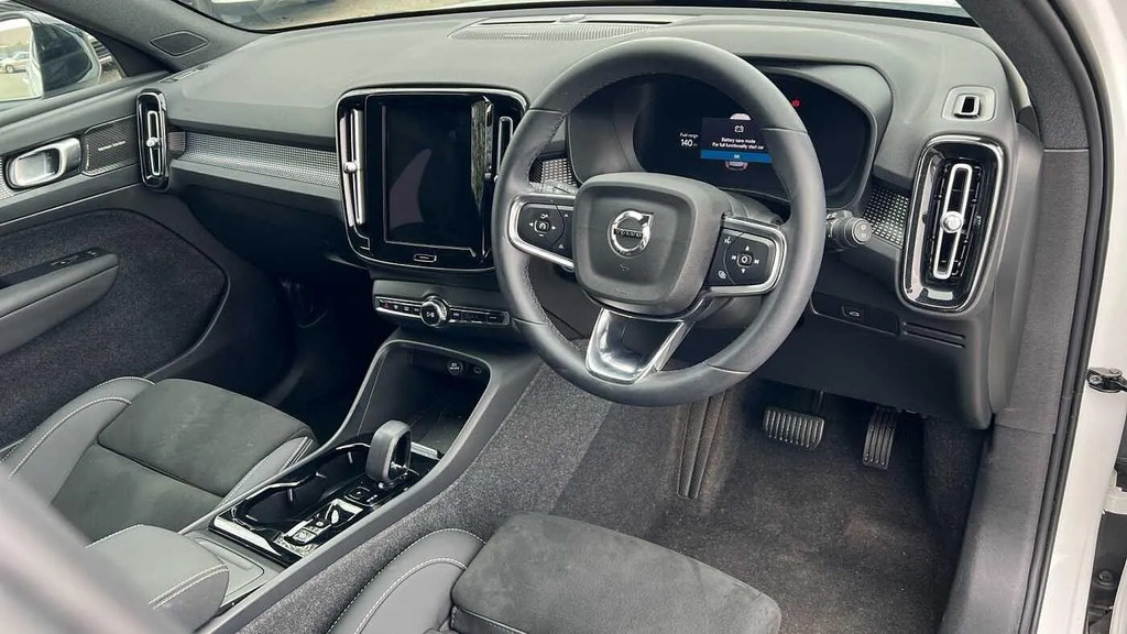 Volvo XC40 2.0 B4p Ultimate Dark CJ72LLG #4