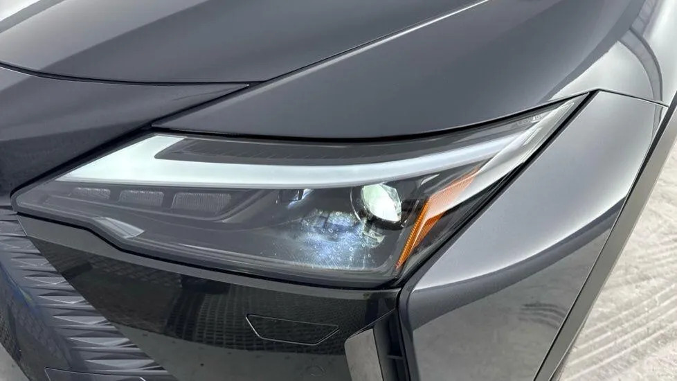 Lexus RZ 450E 230Kw Direct4 Takumi 71 Kwh Silver #25
