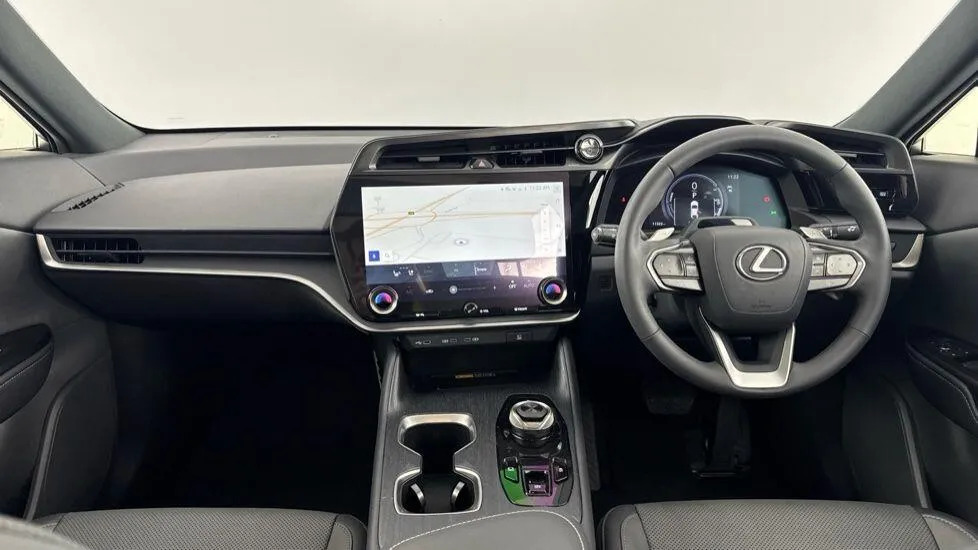 Lexus RZ 450E 230Kw Direct4 Takumi 71 Kwh Silver #9