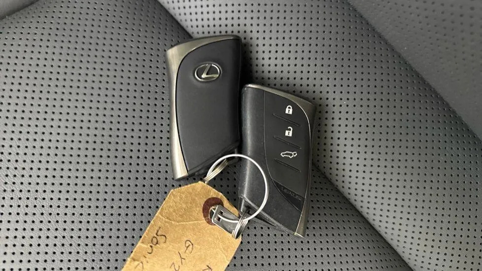 Lexus RZ 450E 230Kw Direct4 Takumi 71 Kwh Silver #16