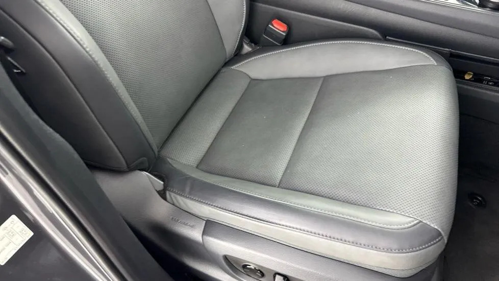 Lexus RZ 450E 230Kw Direct4 Takumi 71 Kwh Silver #24